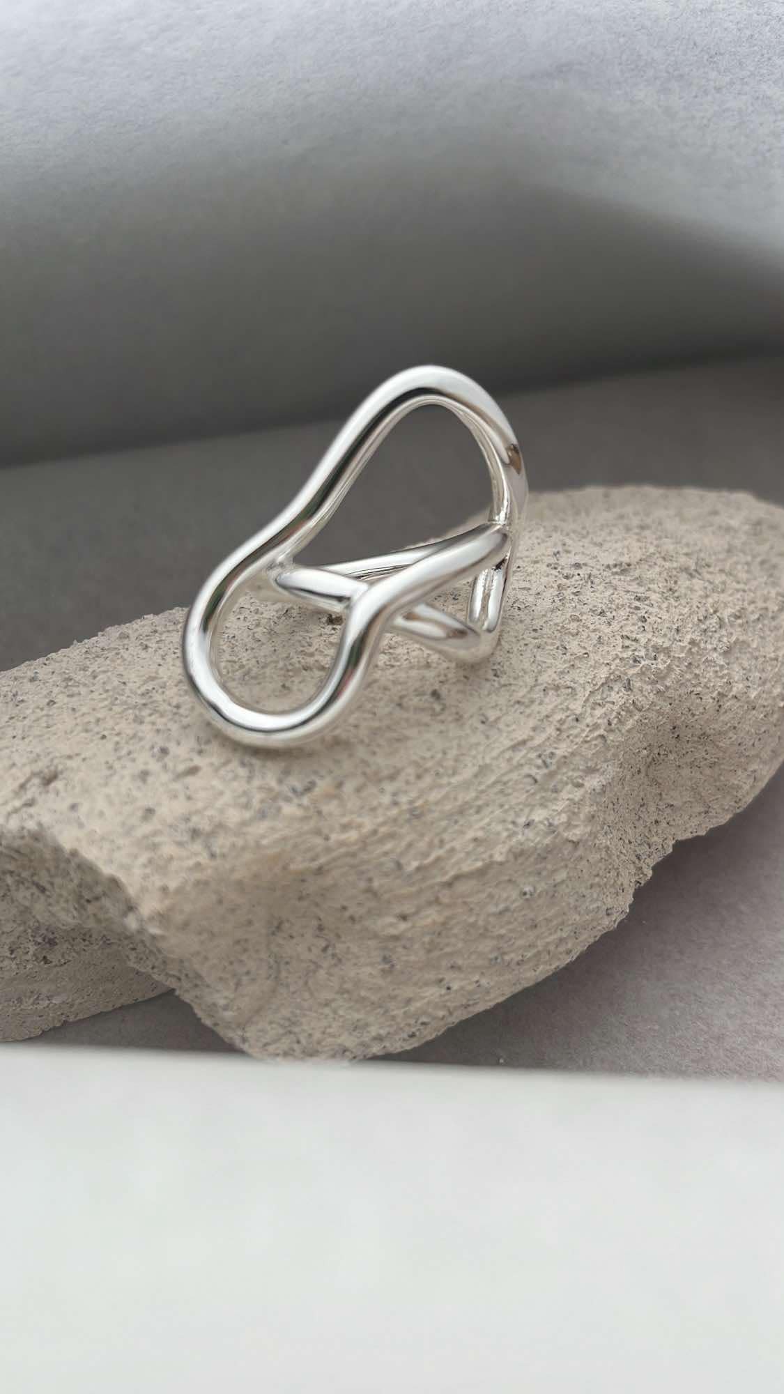 Kyma ring