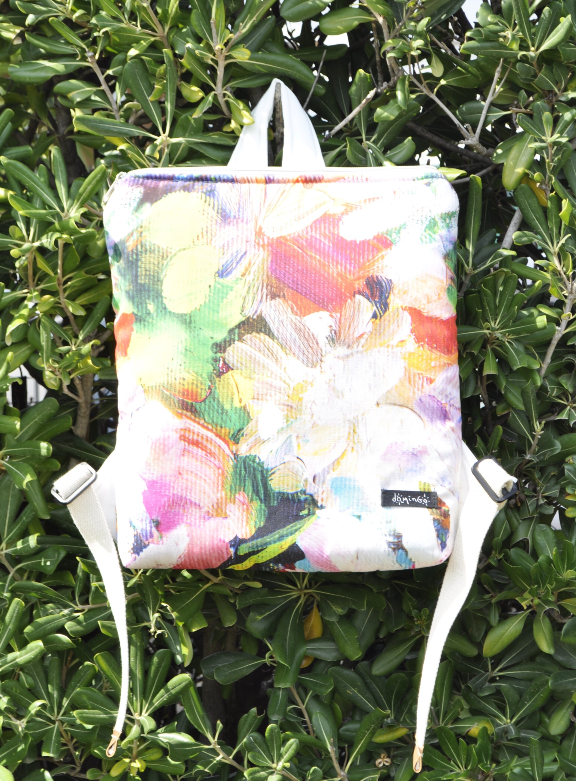 Puffer medium backpack flower white 01