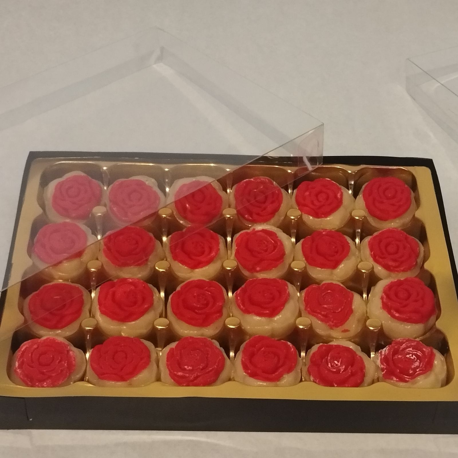 Αμυγδαλωτά με Ροδόνερο