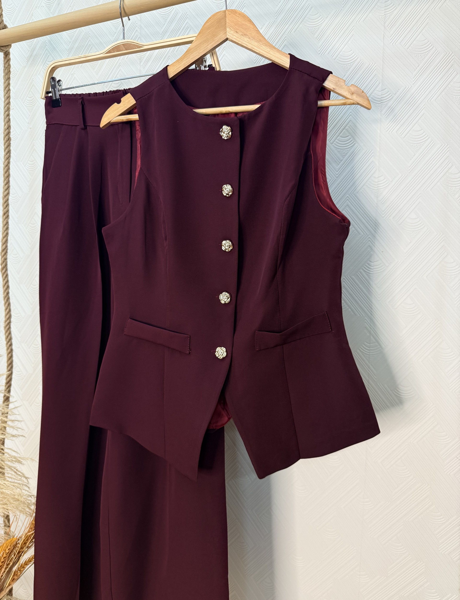 ISABEL COSTUME