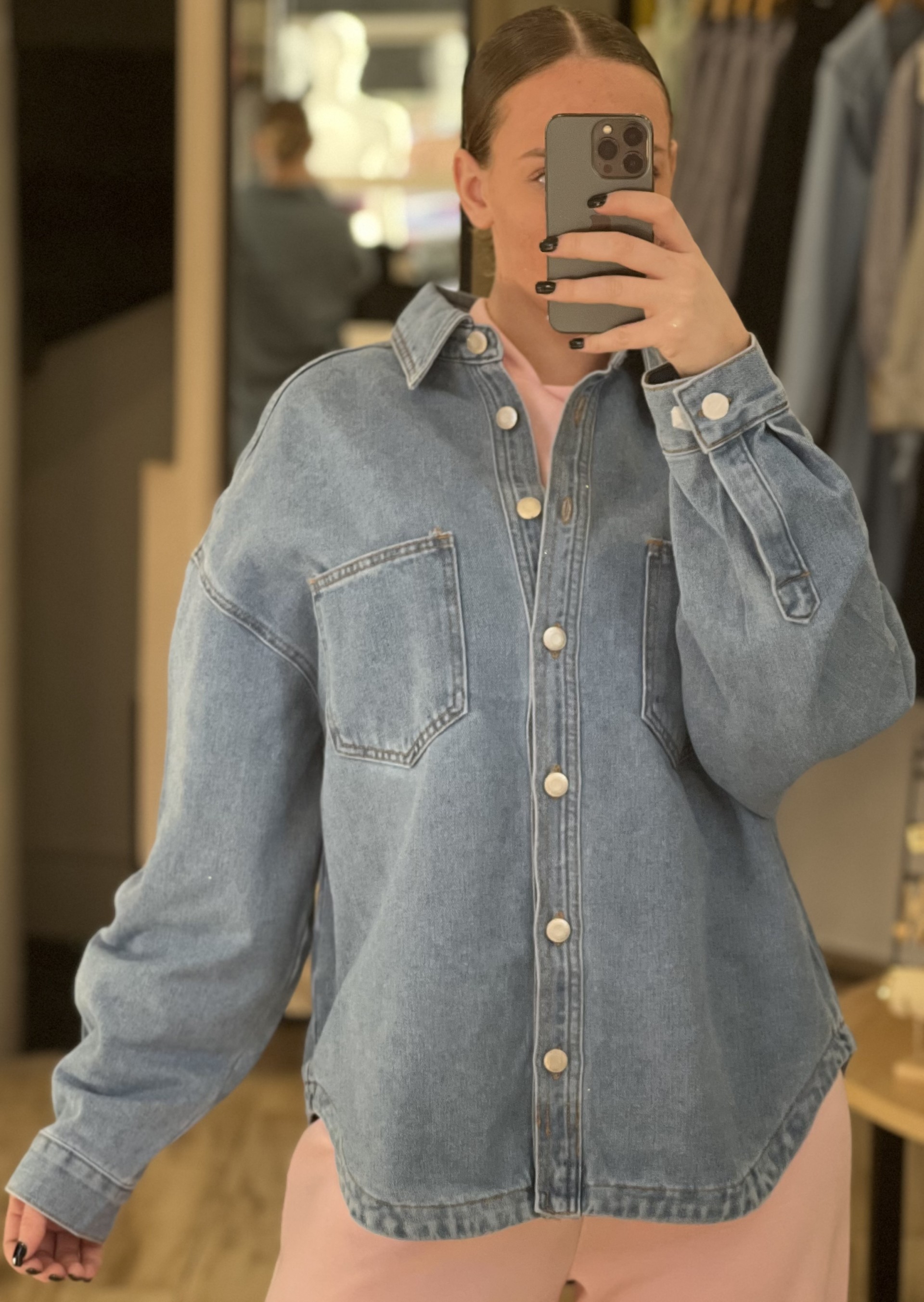 OVERSIZED JEAN JACKET 