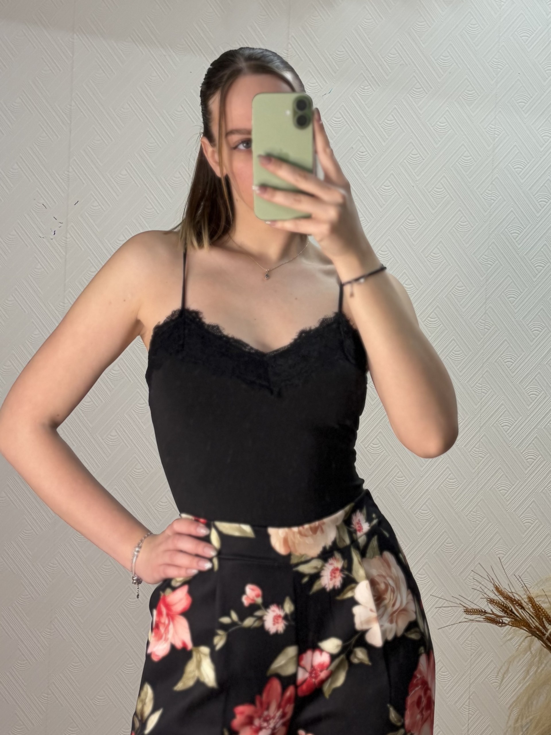 ANGIE ΚΟΡΜΑΚΙ