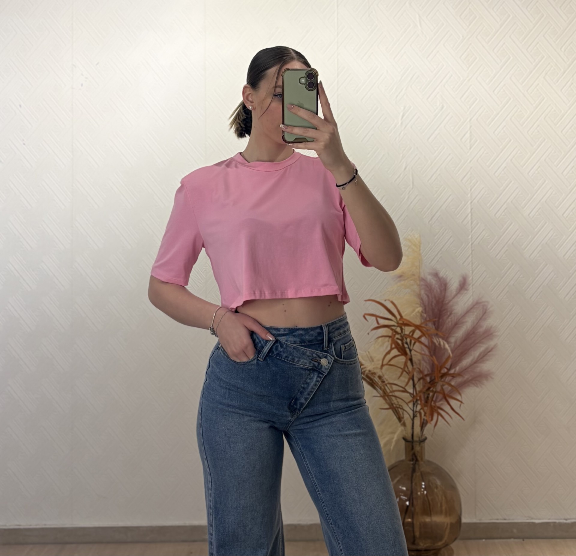 CROP TOP ME ΒΑΤΕΣ