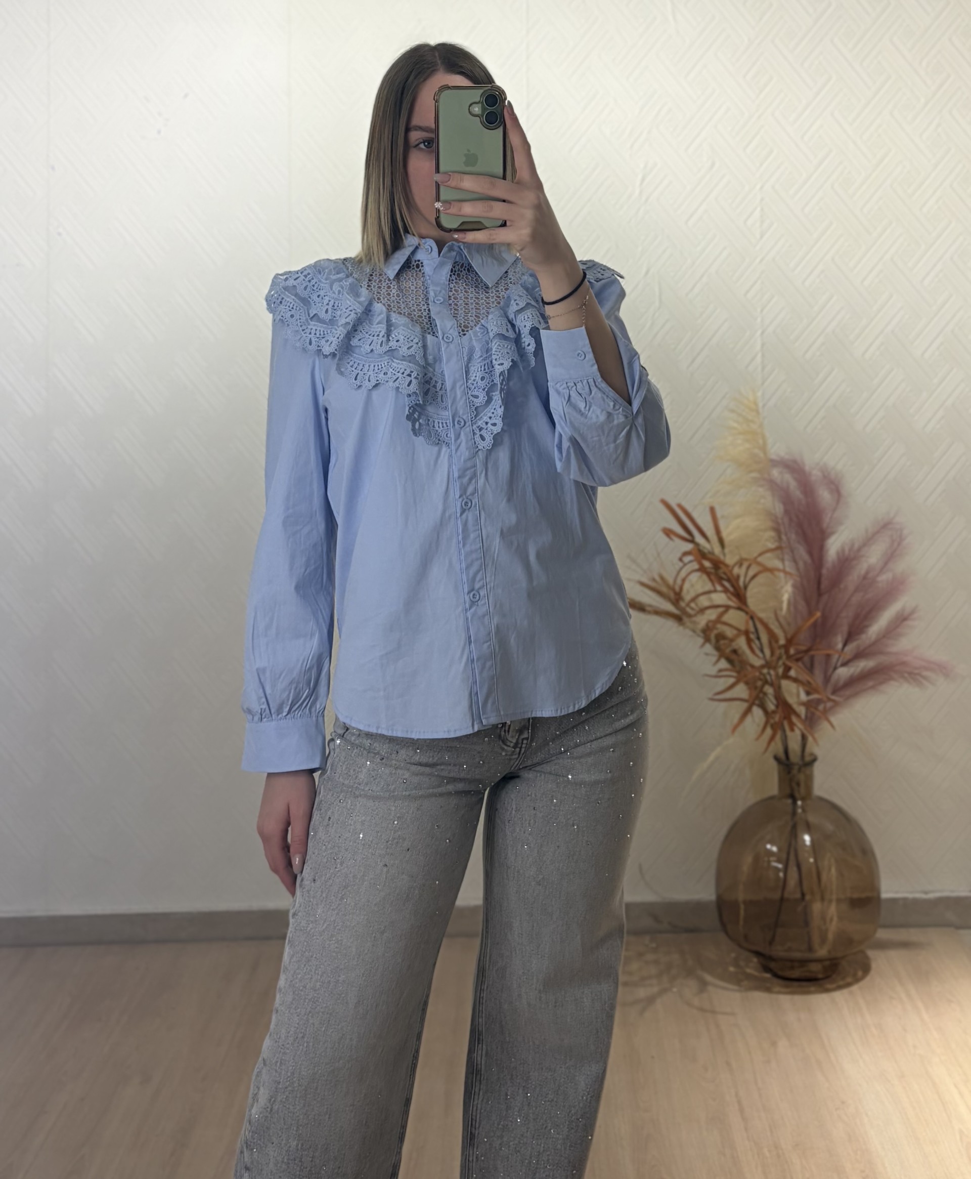 ΠΟΥΚΑΜΙΣΟ ΜΕ ΔΑΝΤΕΛΑ ΜΟΝΟΧΡΩΜΟ 