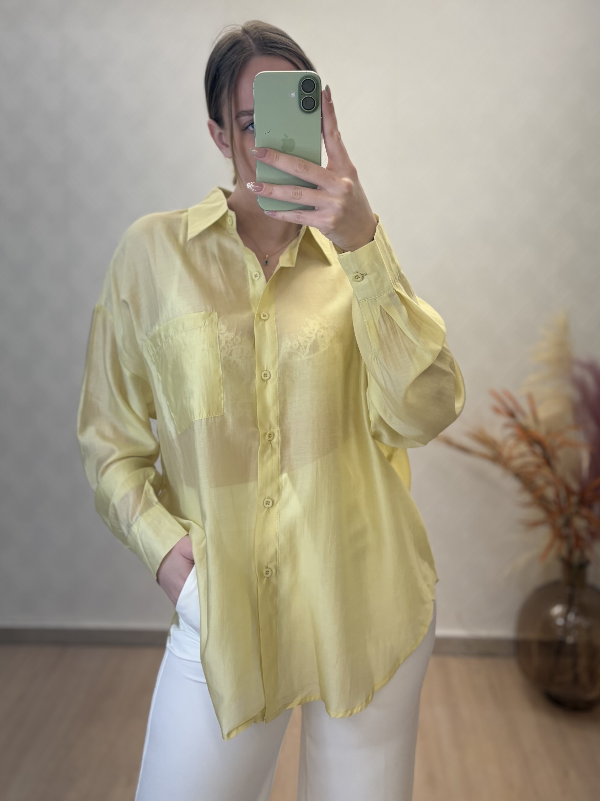 ΠΟΥΚΑΜΙΣΟ ΧΕΝΙΑ