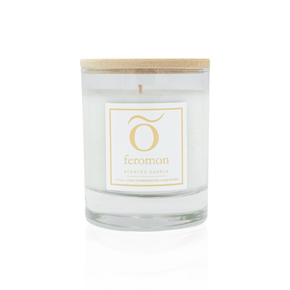 SWEET PEAR SCENTED CANDLE