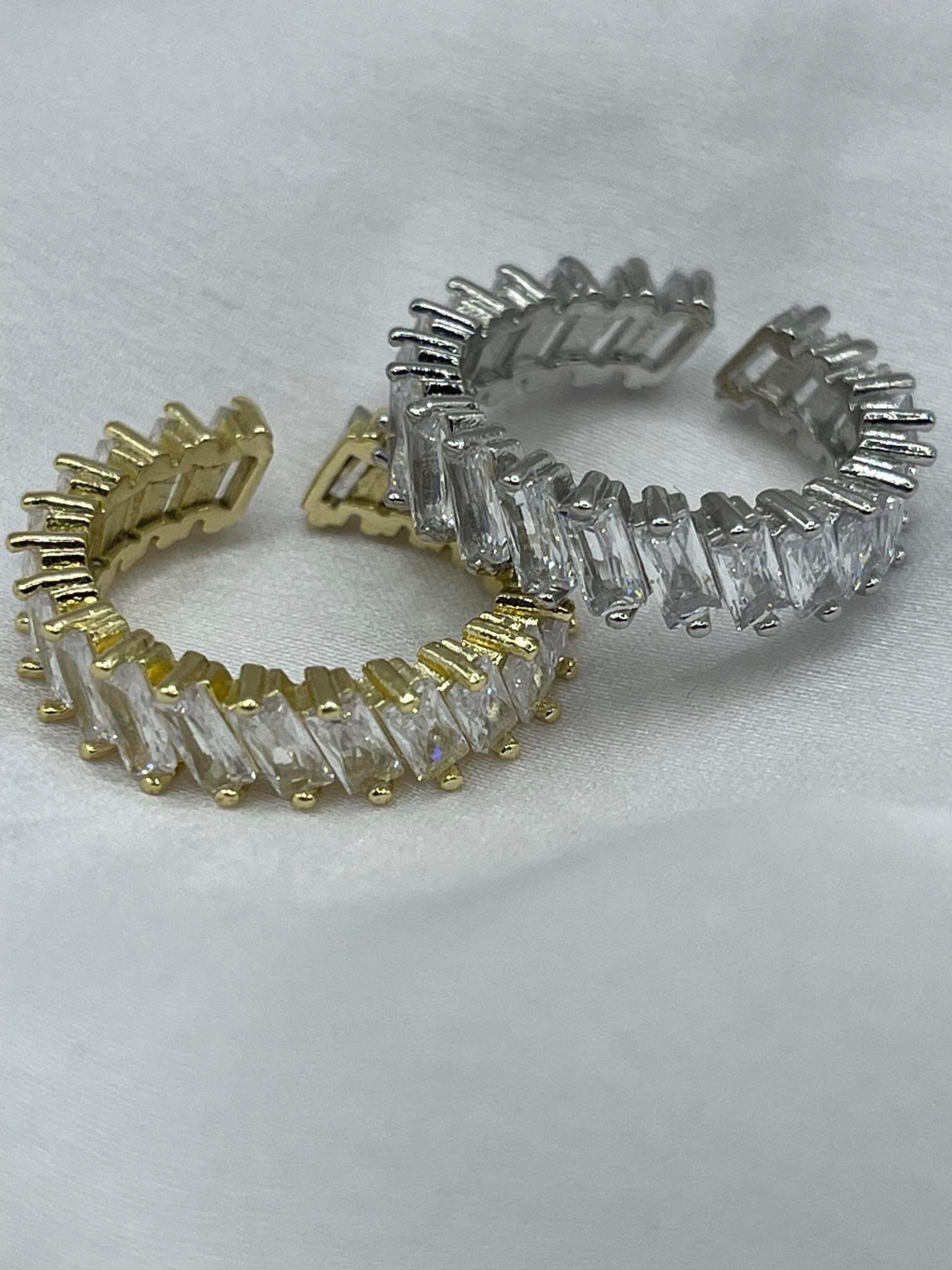 R10