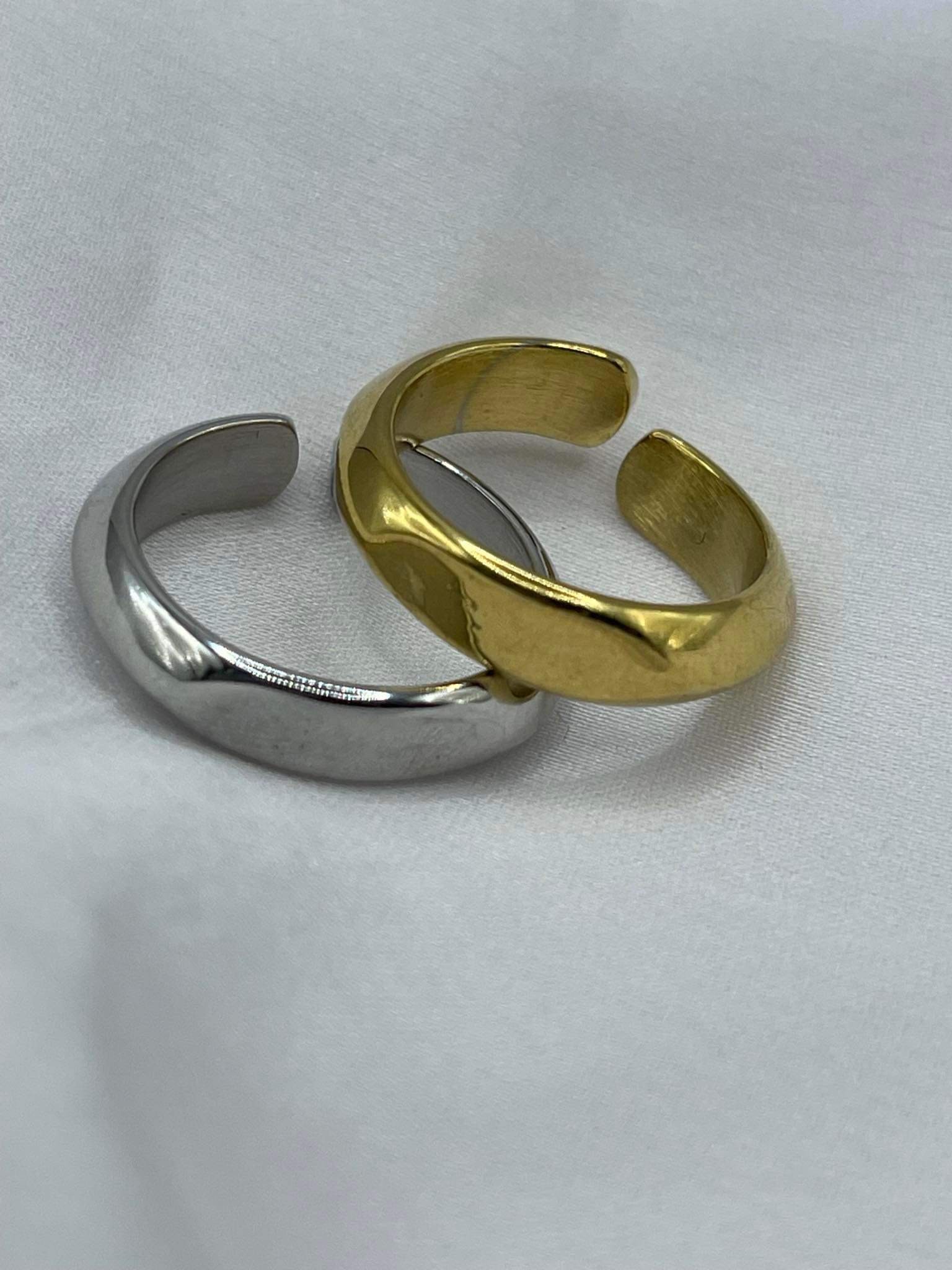R03
