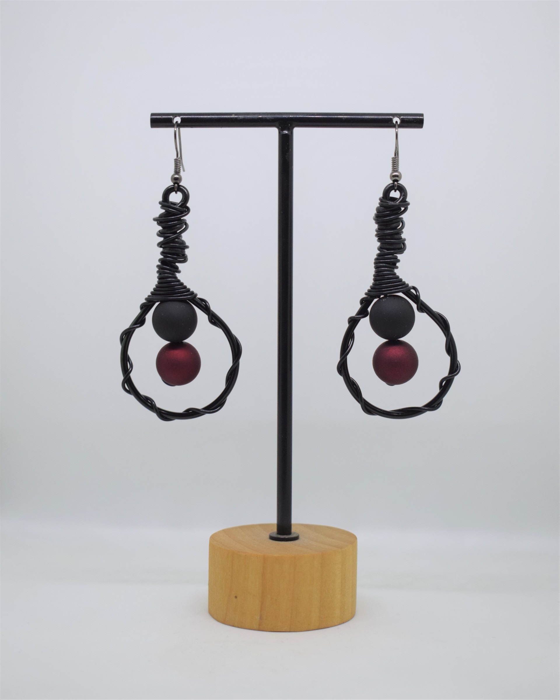 Σκουλαρίκια μαύρα με κόκκινο & μαύρο rumber