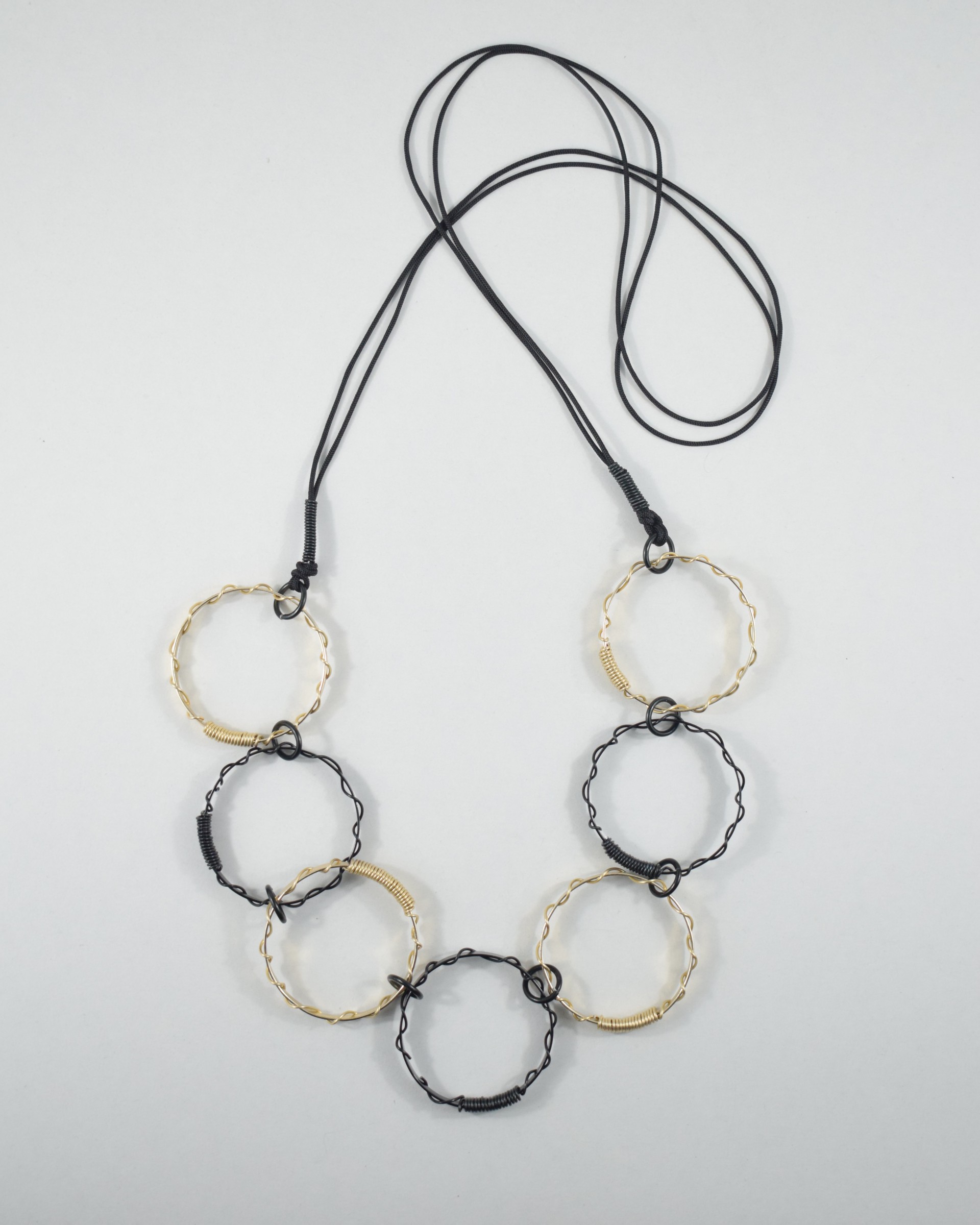 Κολιέ σπιράλ light gold - μαύρο