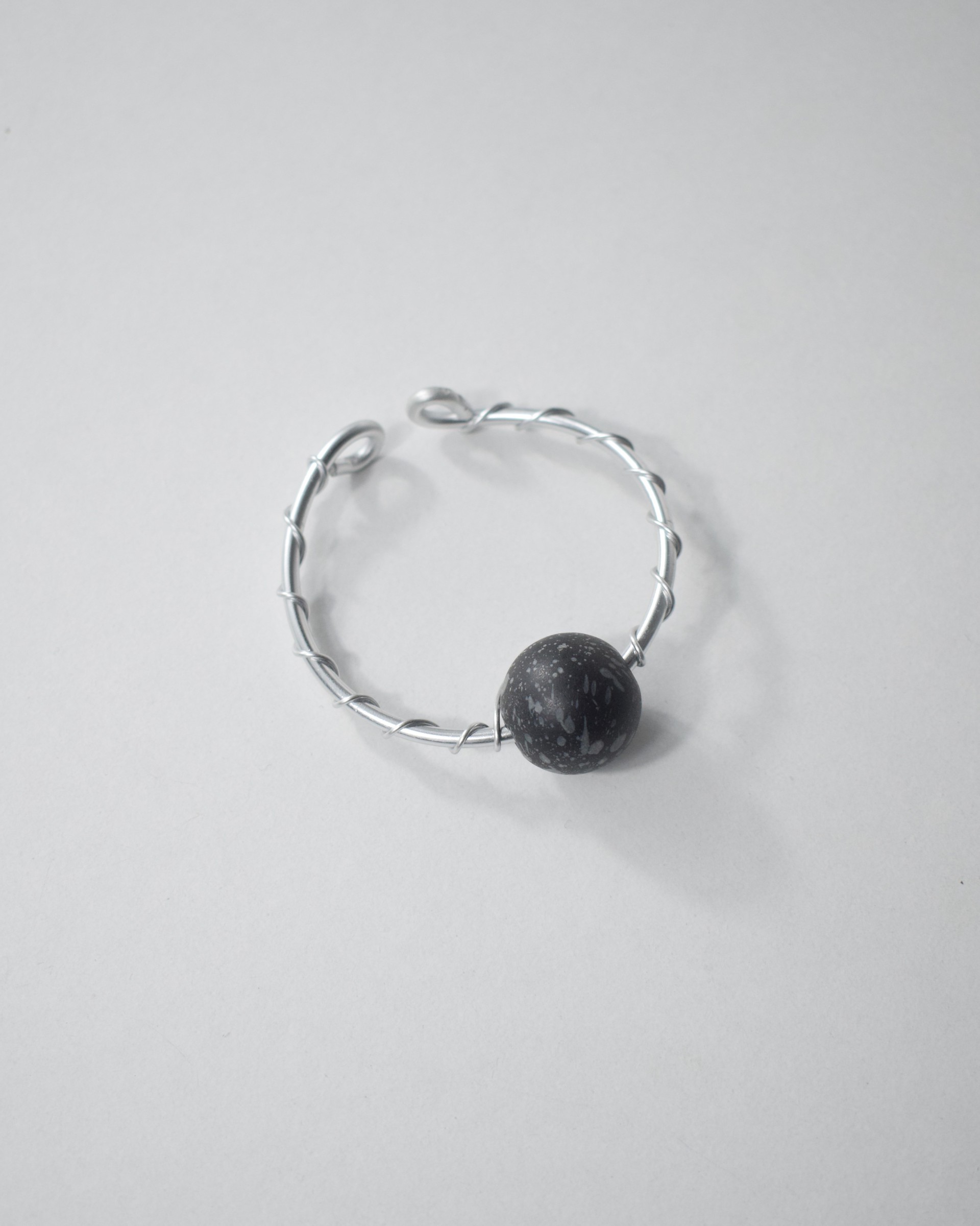 Βραχιόλι ασημί με σπιράλ & συνθετική πέτρα