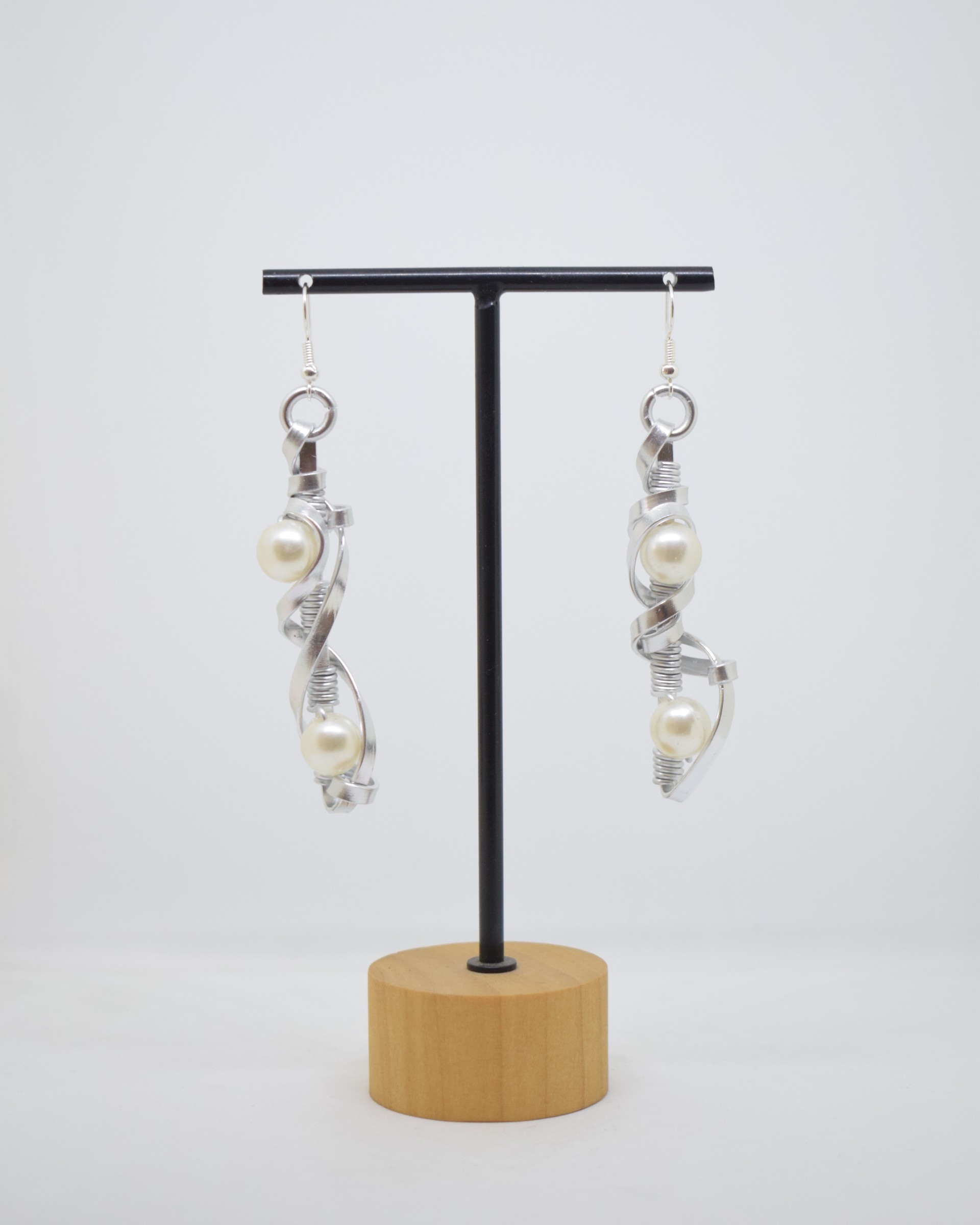 Σκουλαρίκια ασημί σπιράλ με πέρλες