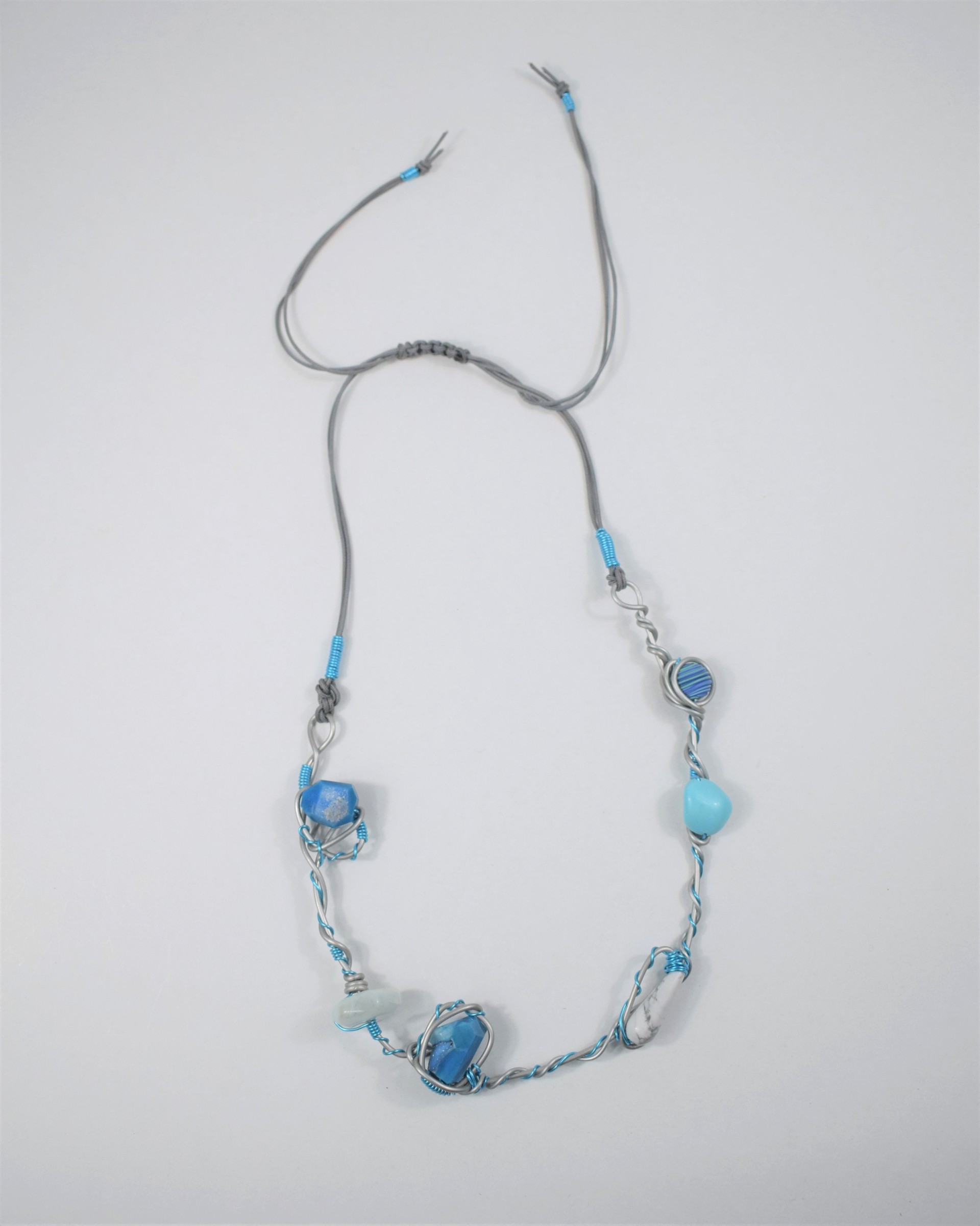 Κολιέ ασημί με γαλάζιο σπιράλ - αχάτες - χαολίτη & πολυμερικό πυλό