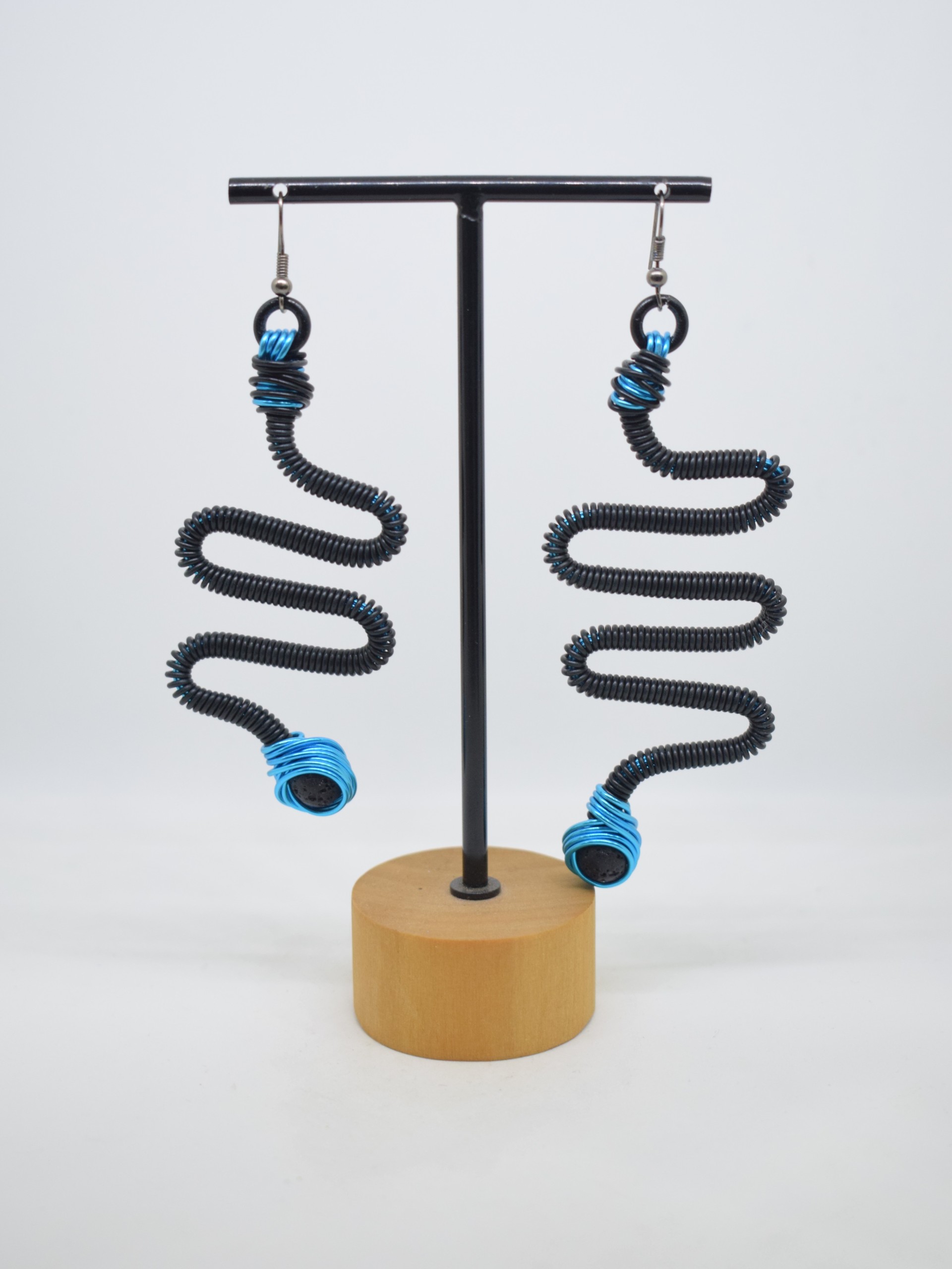 Σκουλαρίκια τιρκουάζ με μαύρο σπιράλ & lava