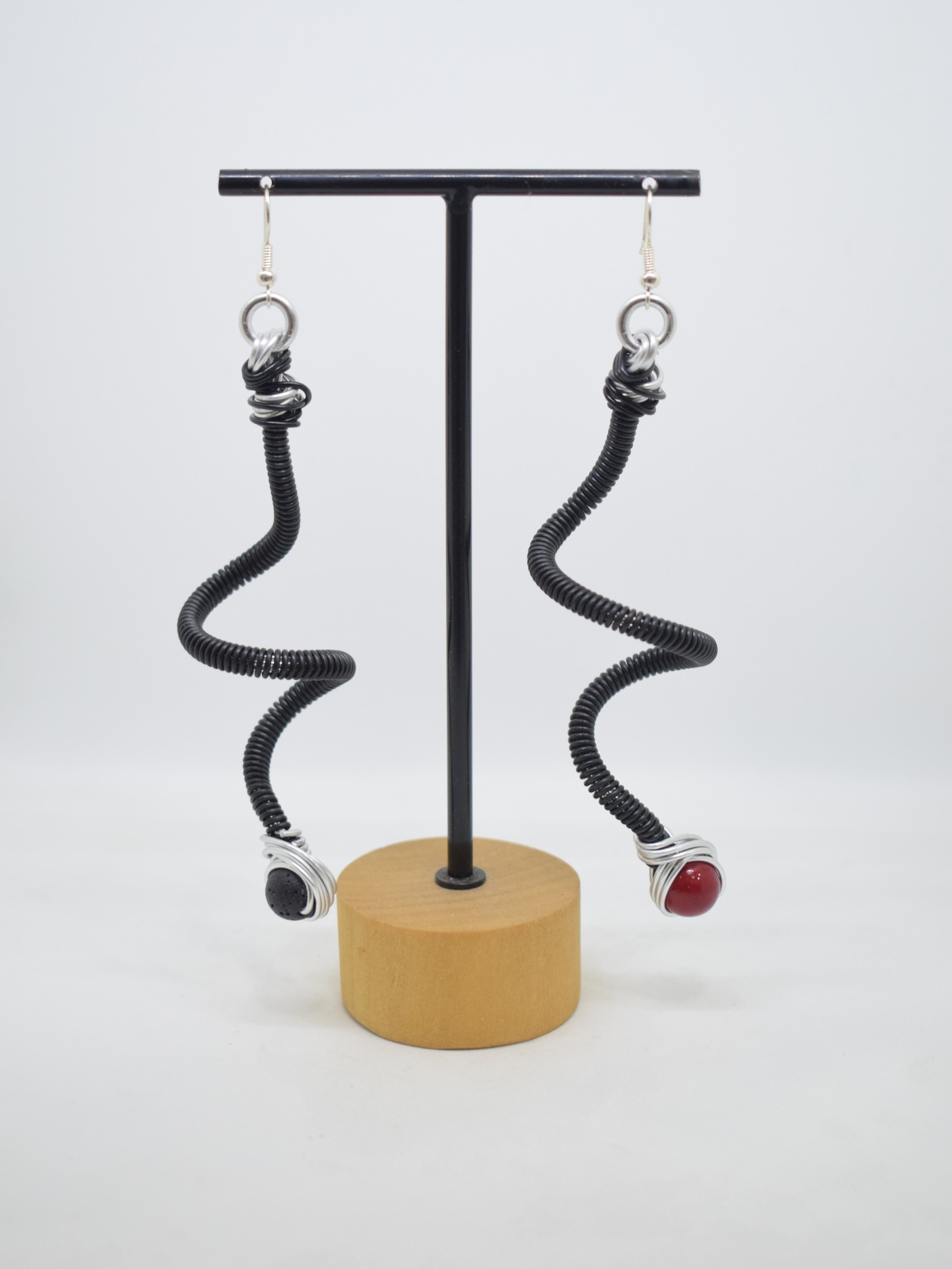 Σκουλαρίκια ασημί με μαύρο σπιράλ - lava & χαολίτη