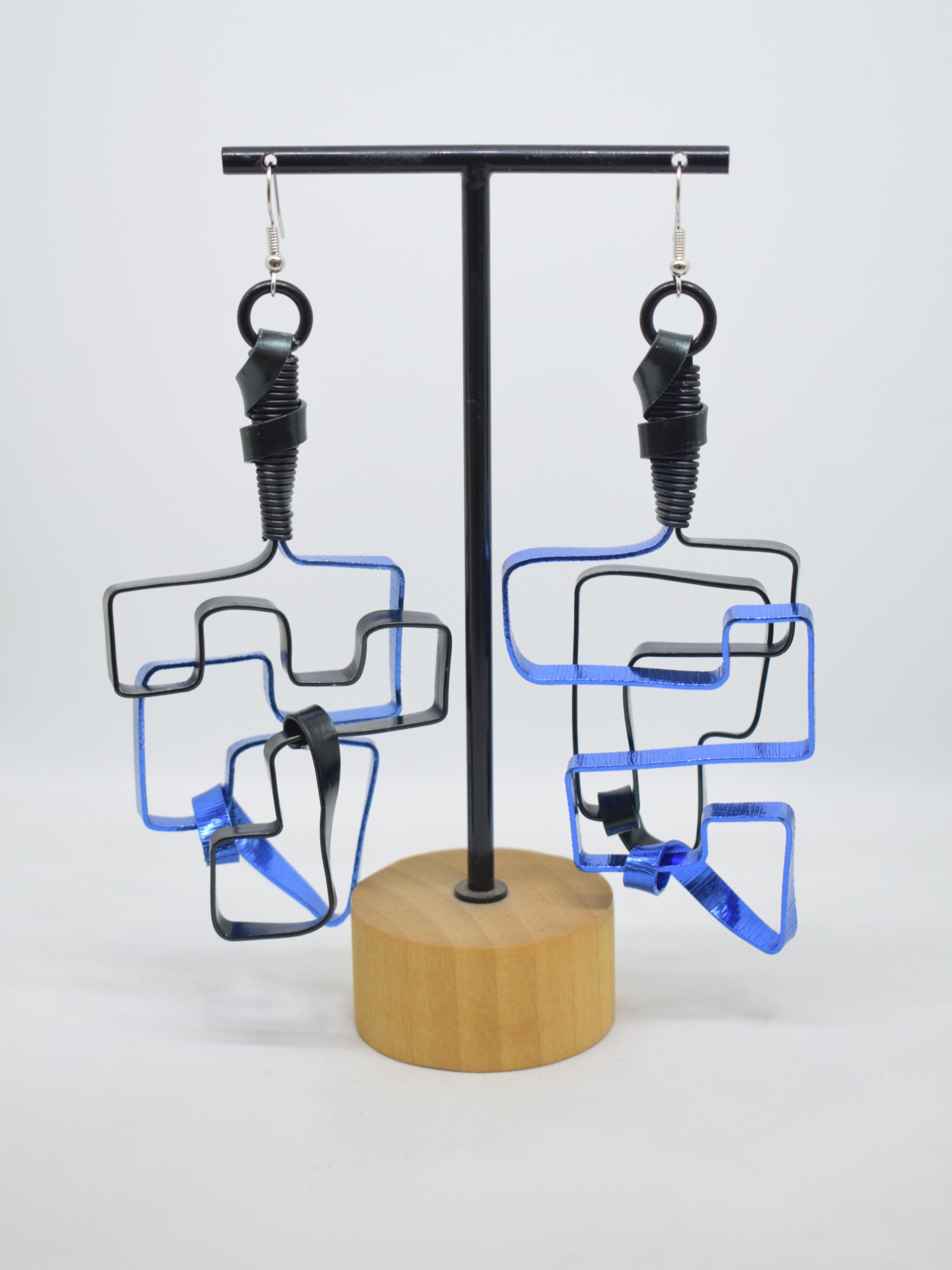 Σκουλαρίκια μαύρο - μπλε ανάγλυφο