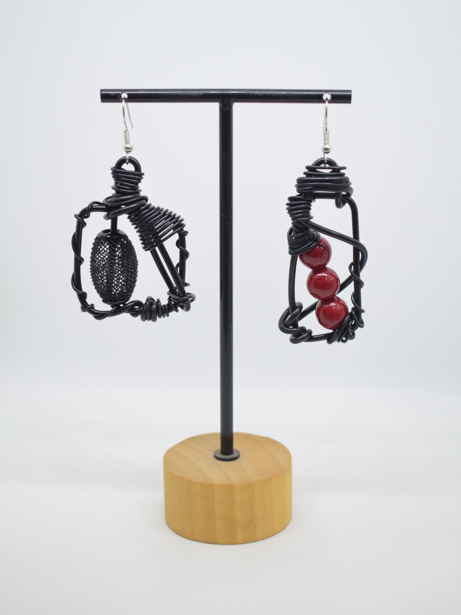 Σκουλαρίκια μαύρα με σπιράλ - στοιχείο αλουμινίου & χαολίτες