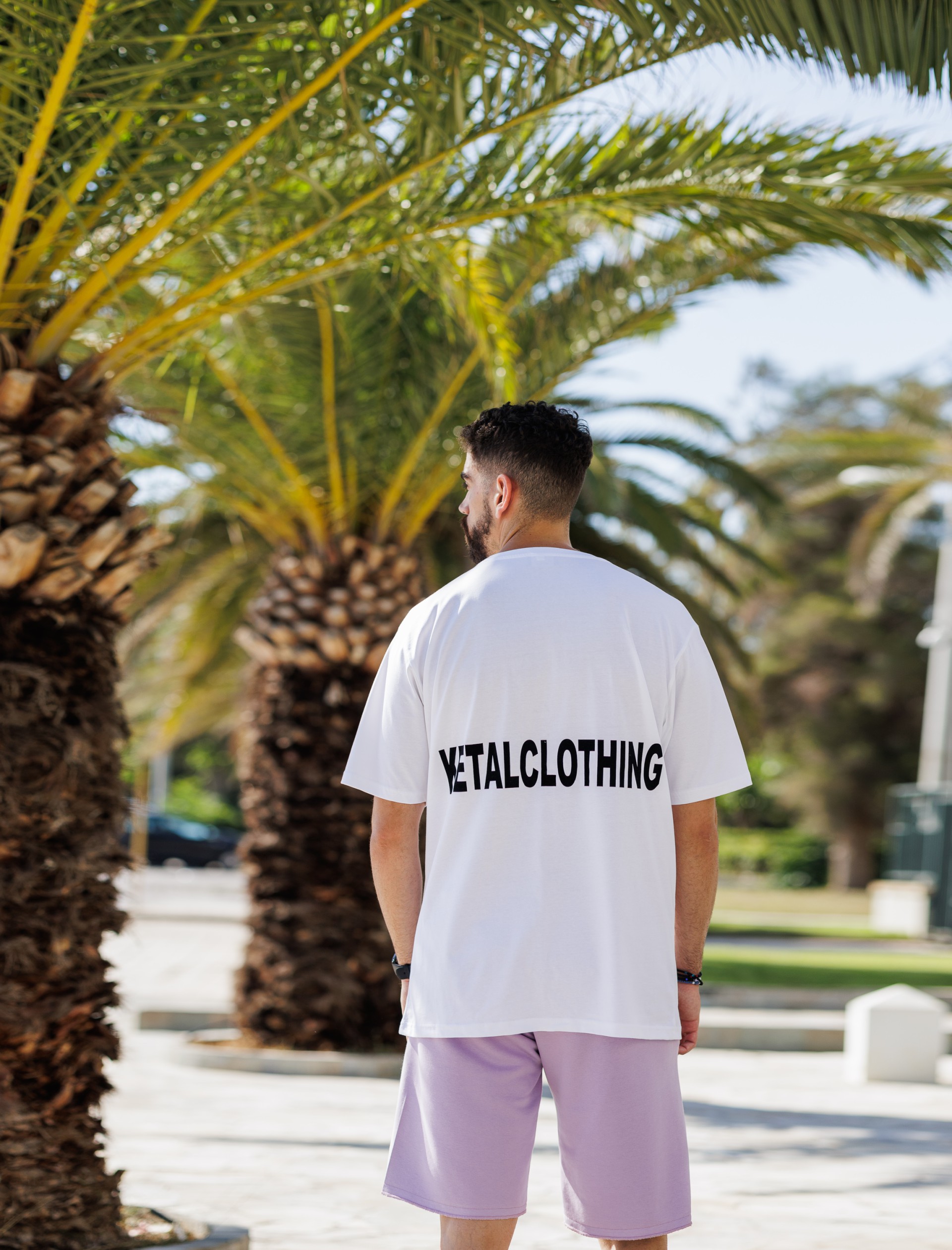 OVERSIZED T-SHIRT IN WHITE