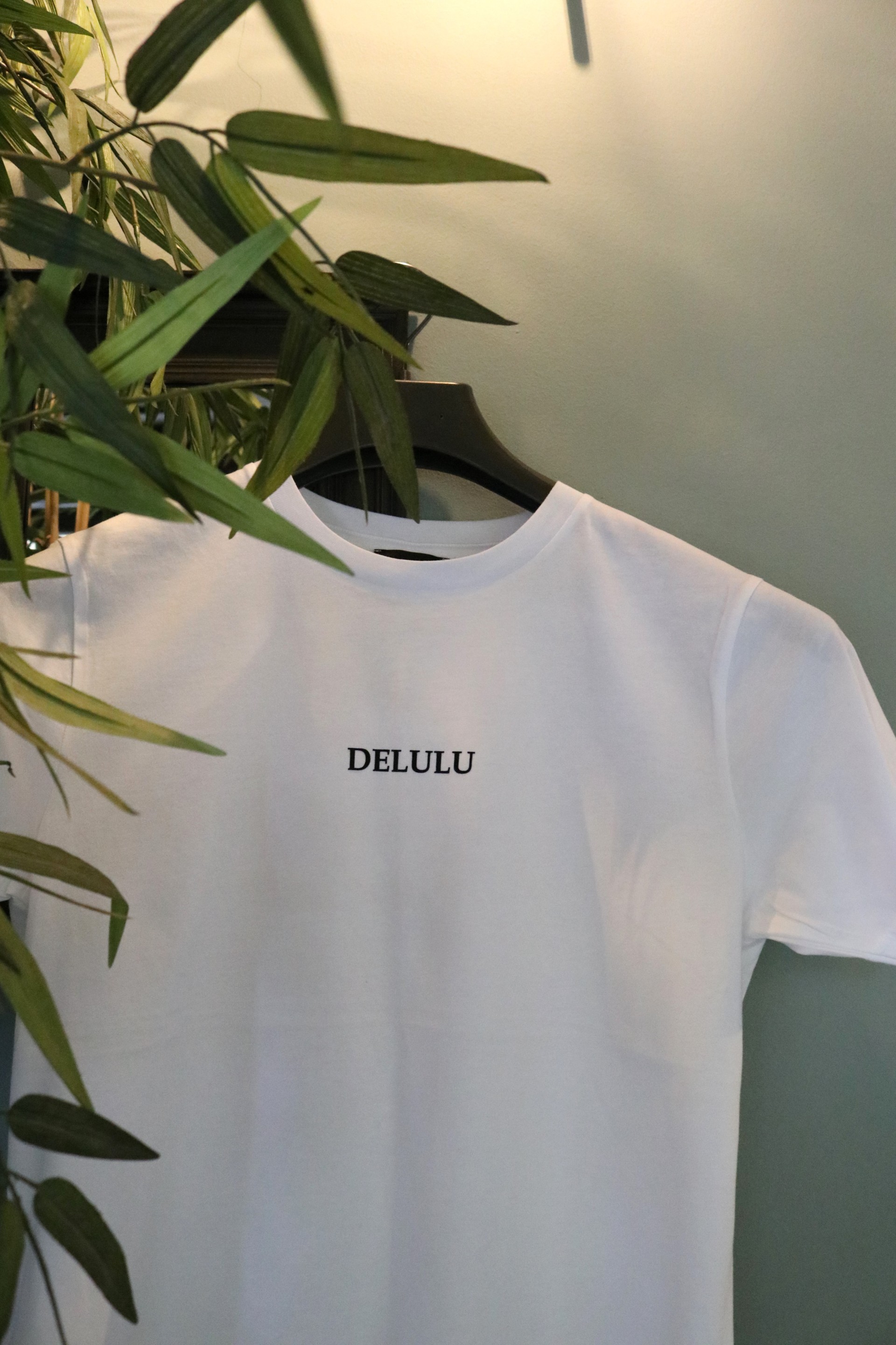 KETA΄L T-SHIRT "DELULU"