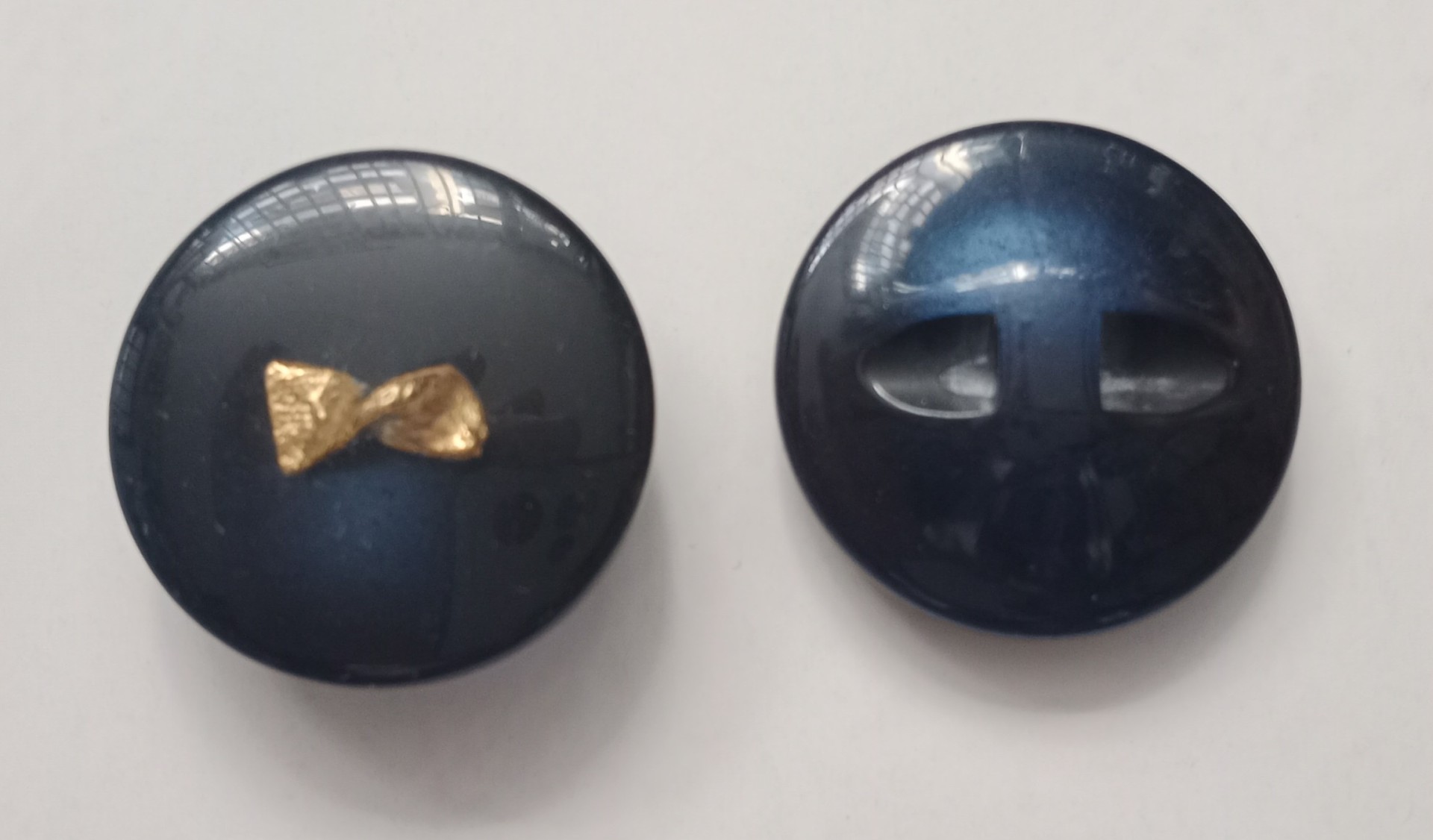 ΚΟΥΜΠΙ ΜΕ ΧΡΥΣΑΦΙ ΦΙΟΓΚΟ ΣΤΟ ΚΕΝΤΡΟ