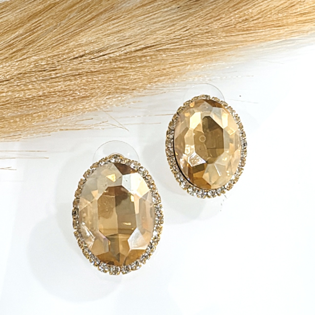 Σκουλαρίκια Με Strass Πάνω στο Αυτί