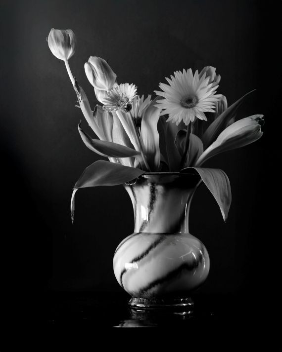 Beautiful-flowers-in-jar