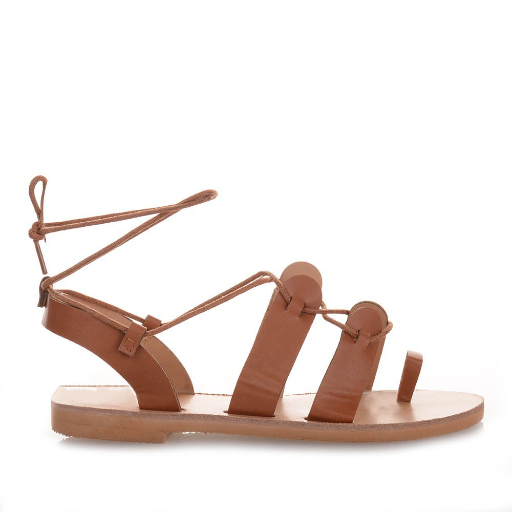 Γυναικεία καφέ σανδάλια lace up Famous