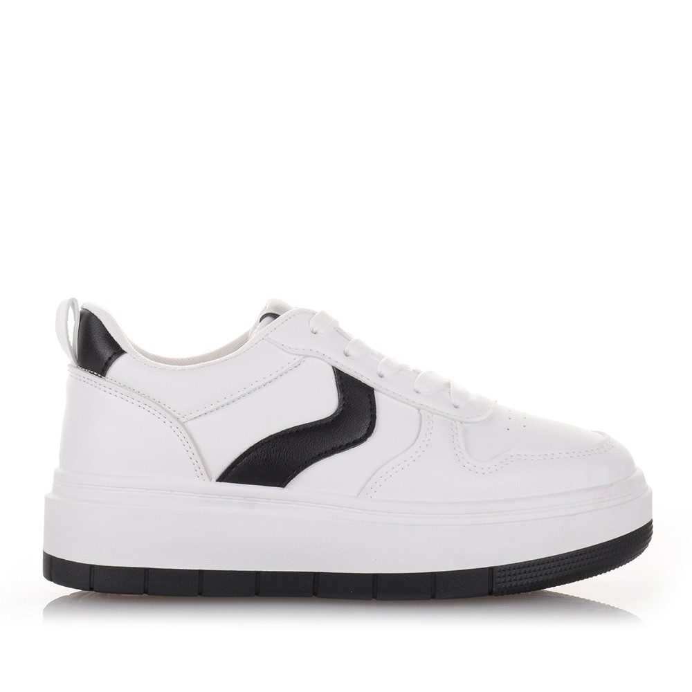 Γυναικεία sneakers με μαύρες λεπτομέρειες Famous