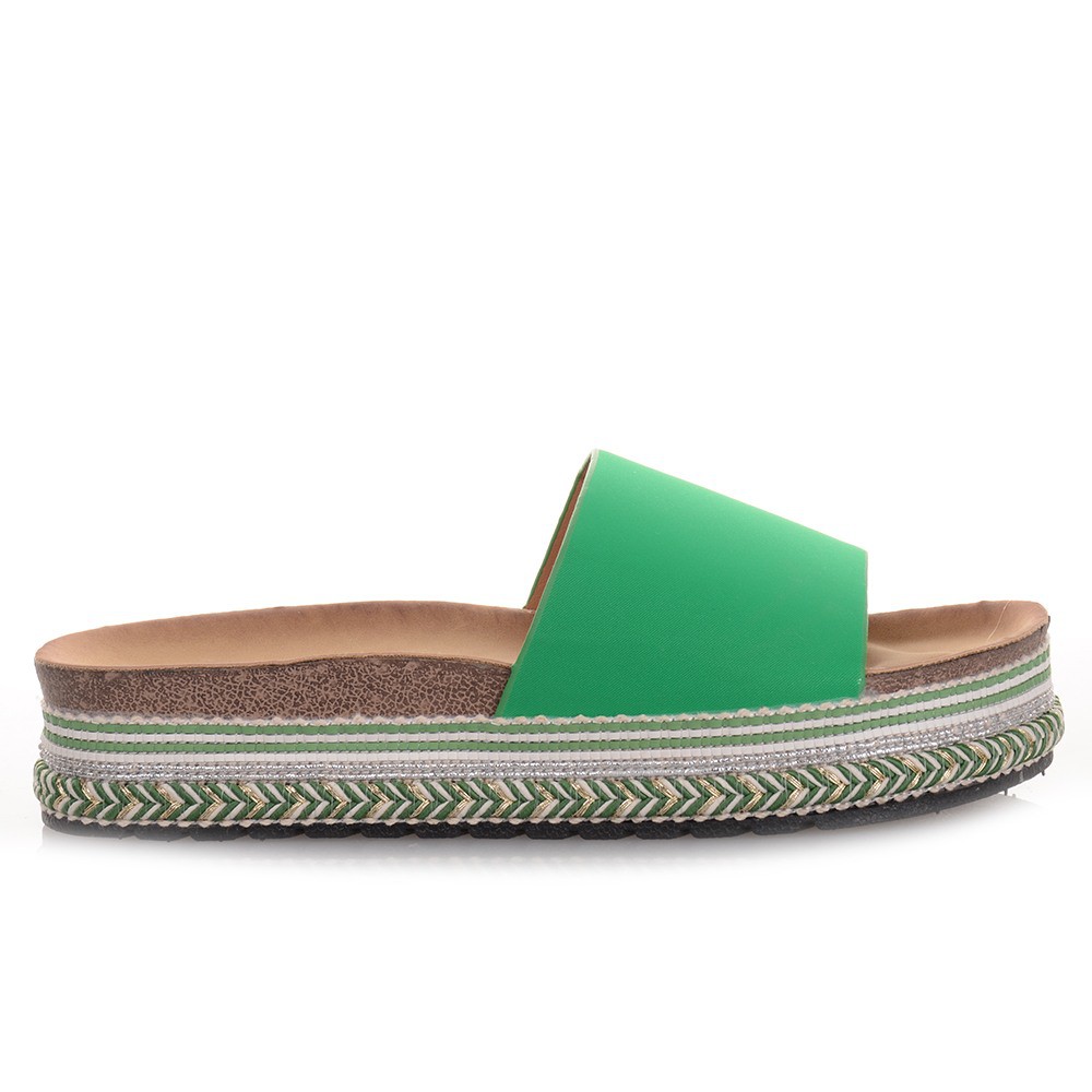 Flatforms σε πράσινο χρώμα Famous