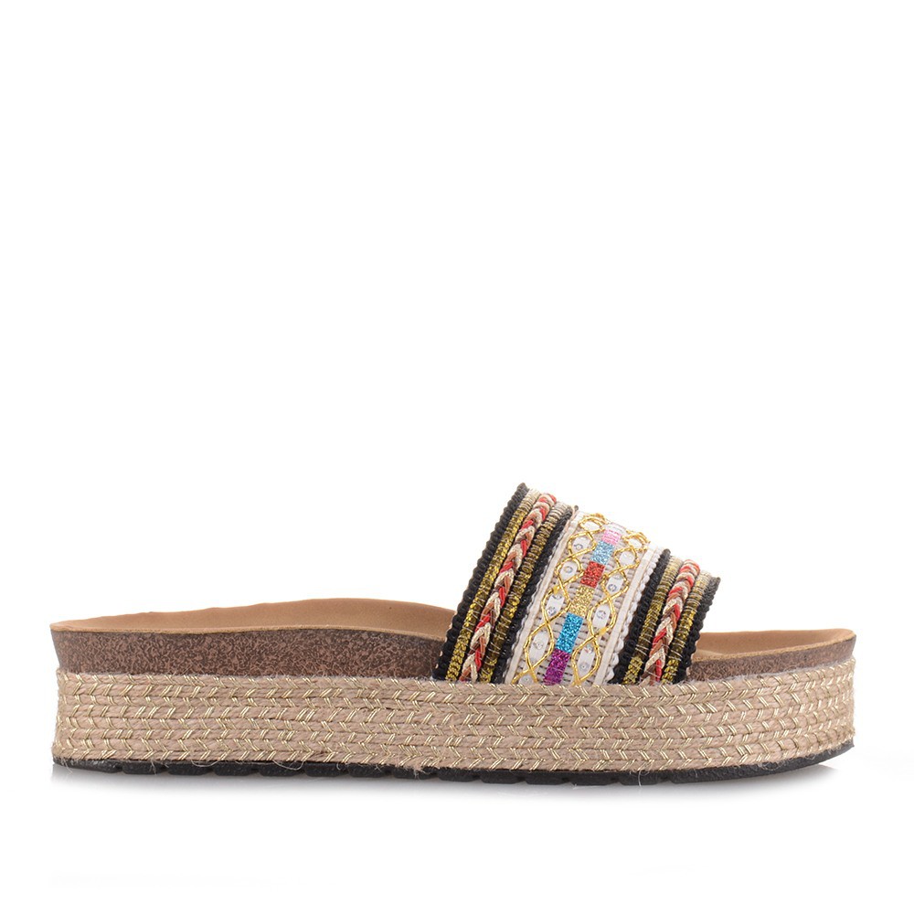 Γυναικεία boho flatformsμε κεντήματα Famous