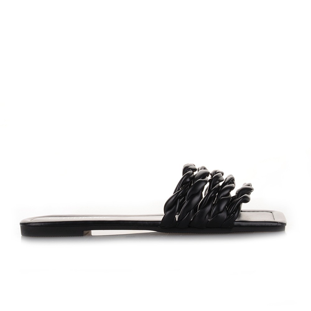 Γυναικεία σανδάλια με τετράγωνη μύτη Famous