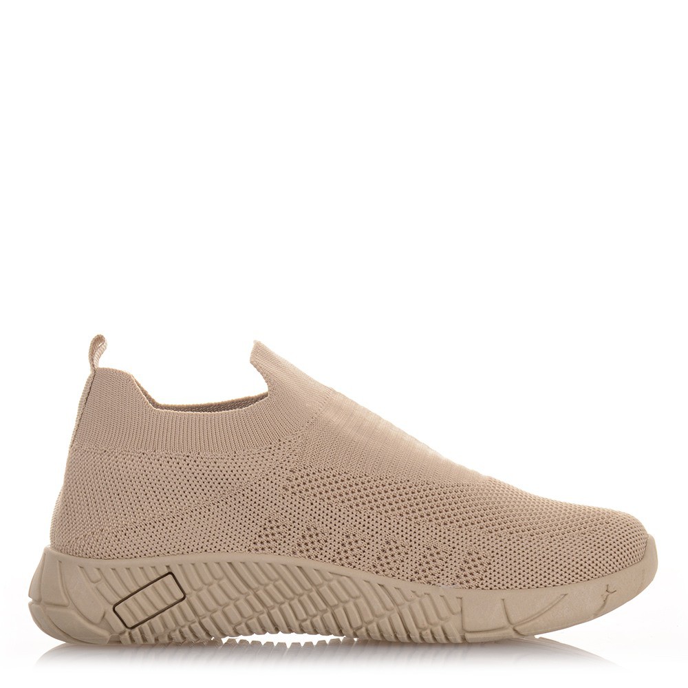 Γυναικεία μπεζ sneakers τύπου κάλτσα Famous