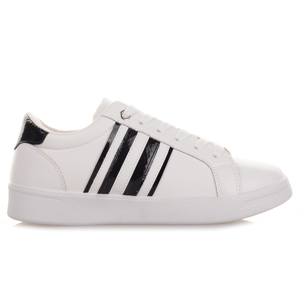 Γυναικεία sneakers σε λευκό χρώμα με κορδόνια Famous