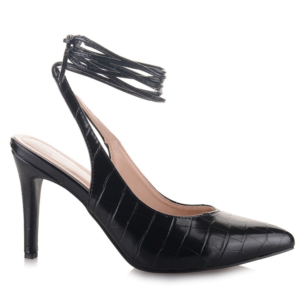 Lace up μυτερές γόβες σε μαυρο χρώμα Famous