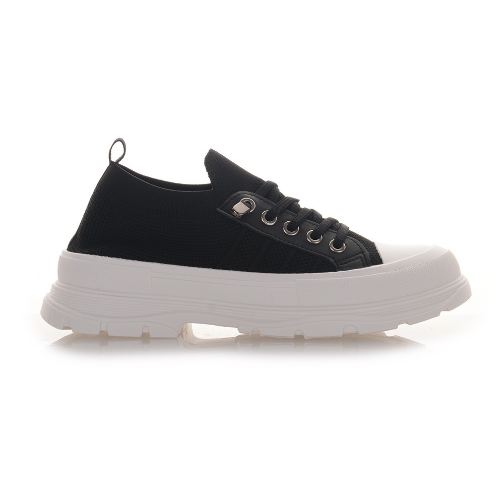 Γυναικεία μαύρα sneakers με λευκή σόλα Famous