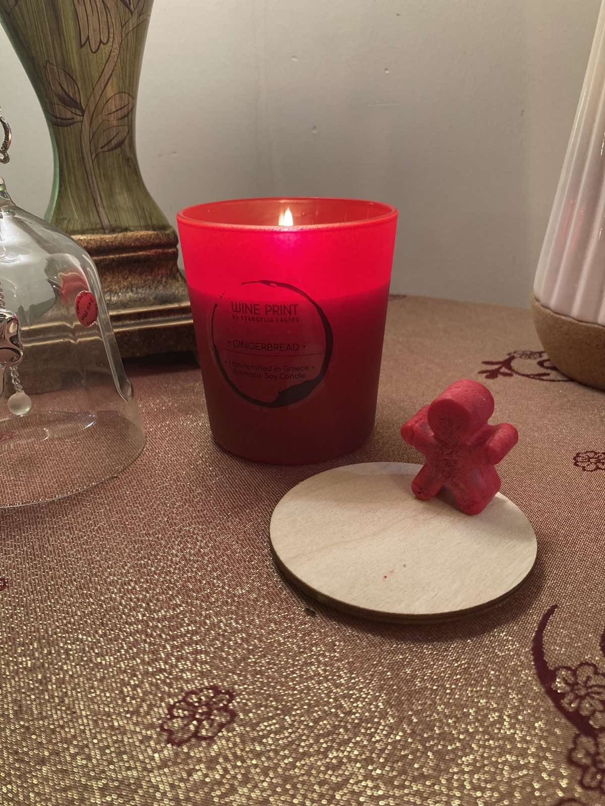 Gingerbread red ceramic cup