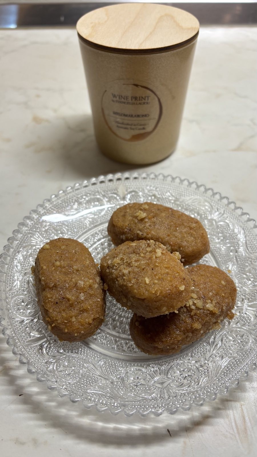 Melomakarono gold ceramic cup