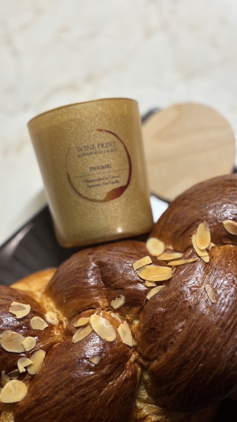 Tsoureki gold ceramic cup