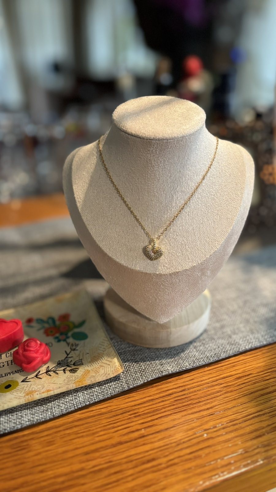 Sparkling heart necklace 