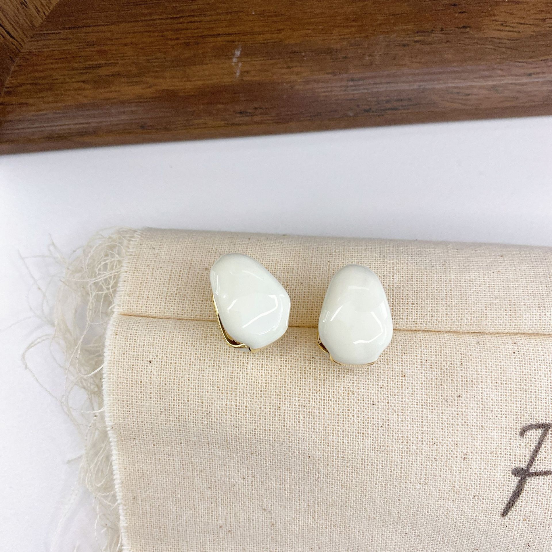 "Petra" White Fashion Earrings