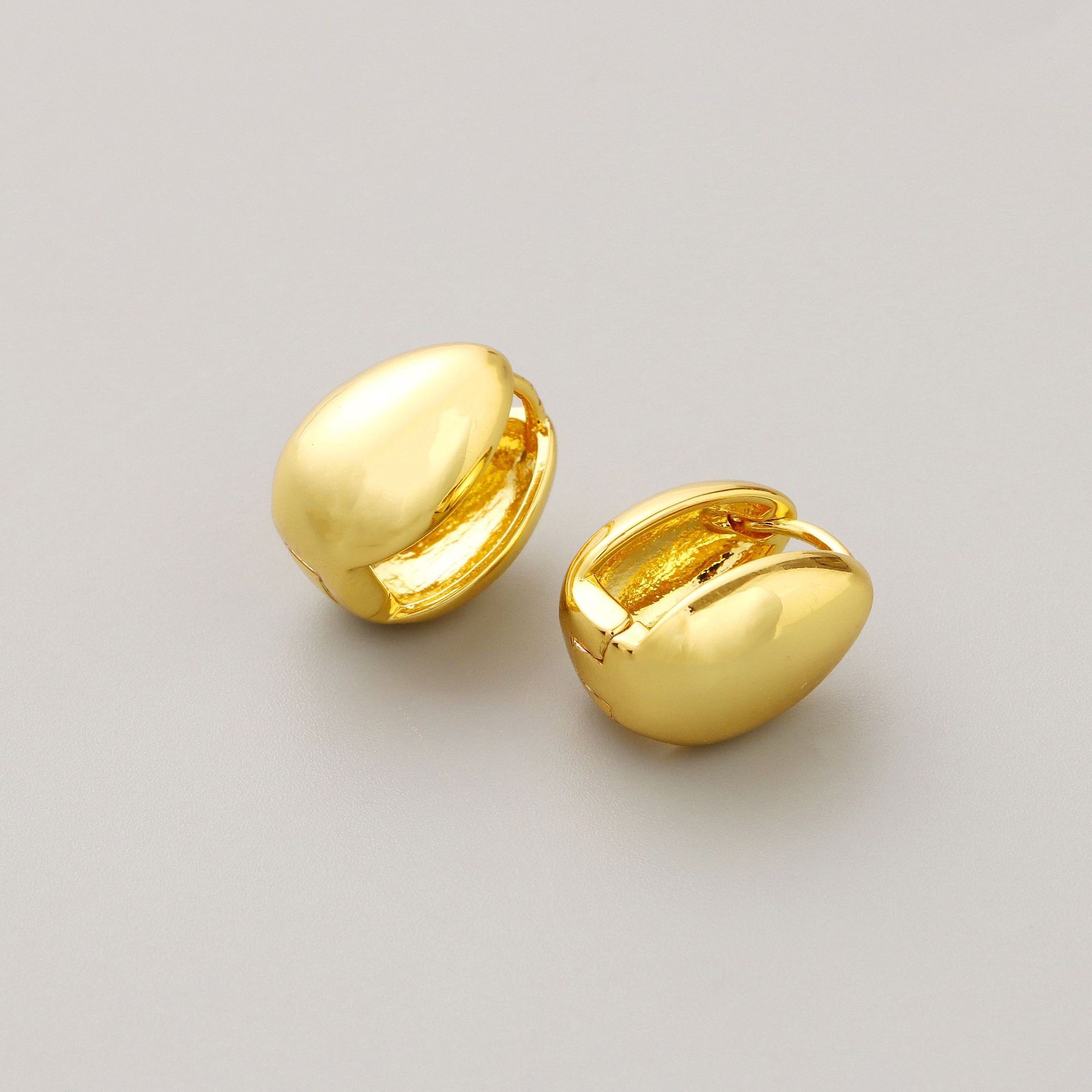 "Phaia" 18K Golden Drop Earrings